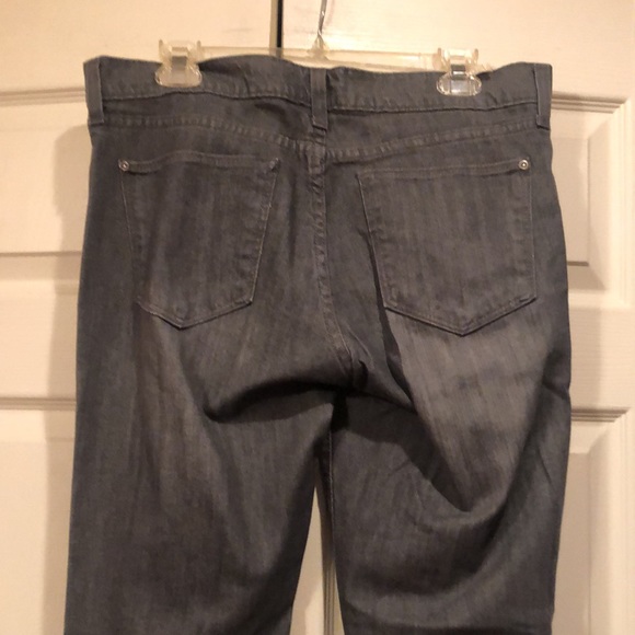 Old Navy sz 12 The Flirt - Mid-Rise, Boot Cut, Stretch Gray Jeans - Picture 3 of 8